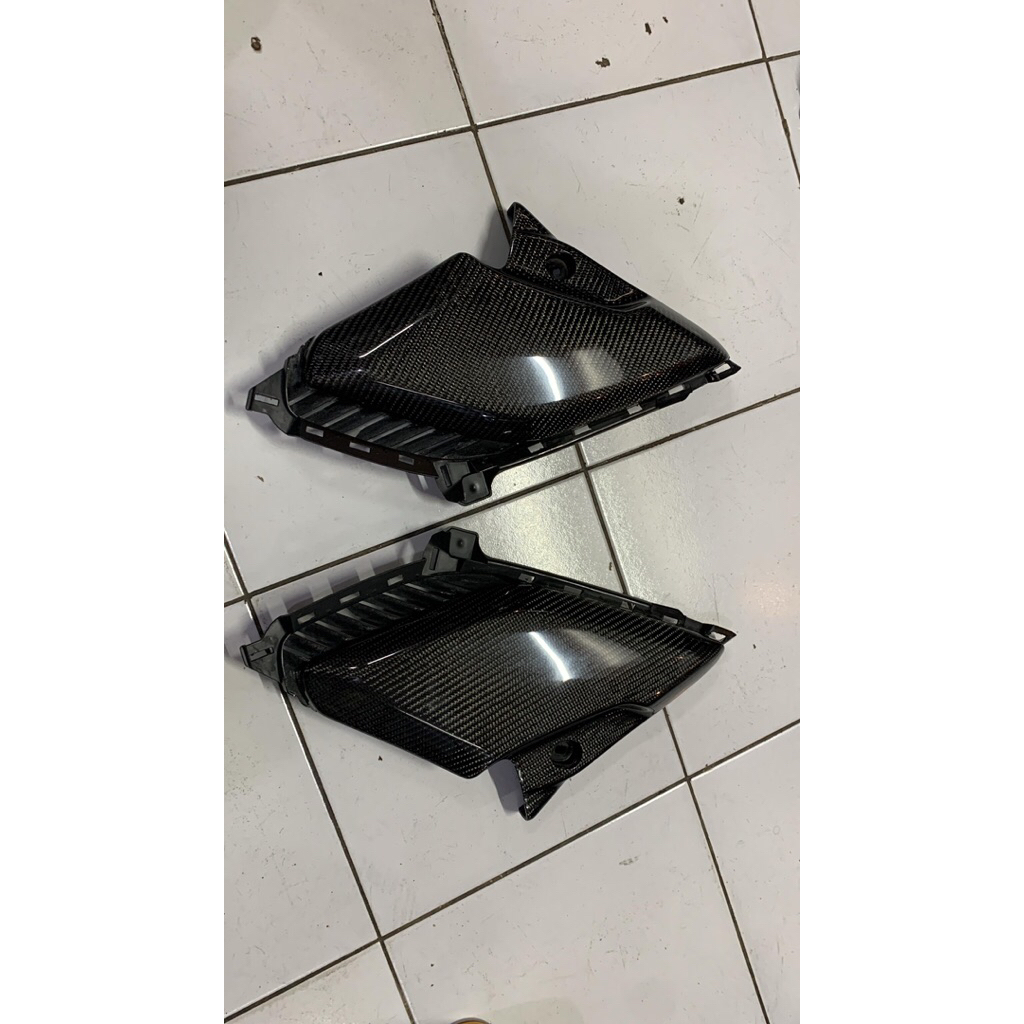 Tengah body carbon Xmax Connected || Carbon tengah body Xmax connected part original Yamaha