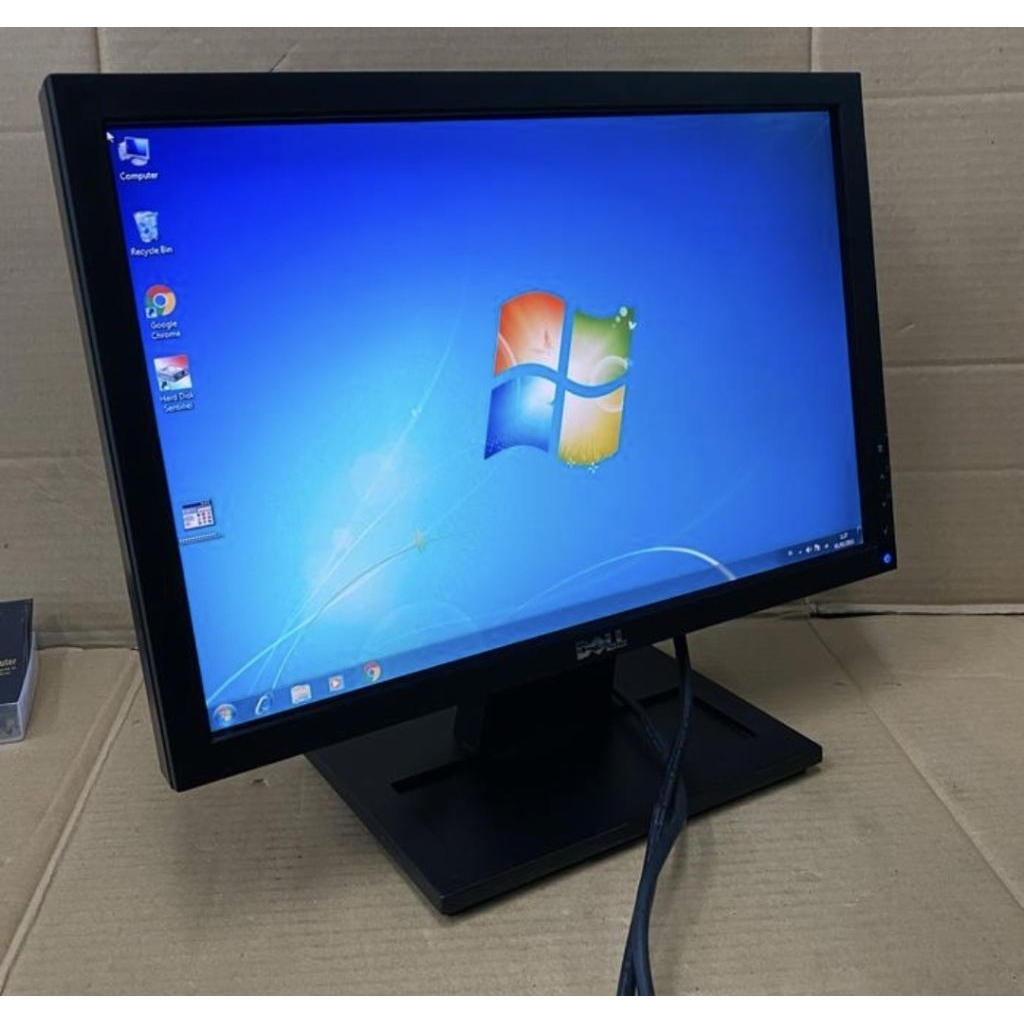 Monitor merk Dell 17 inch LED
