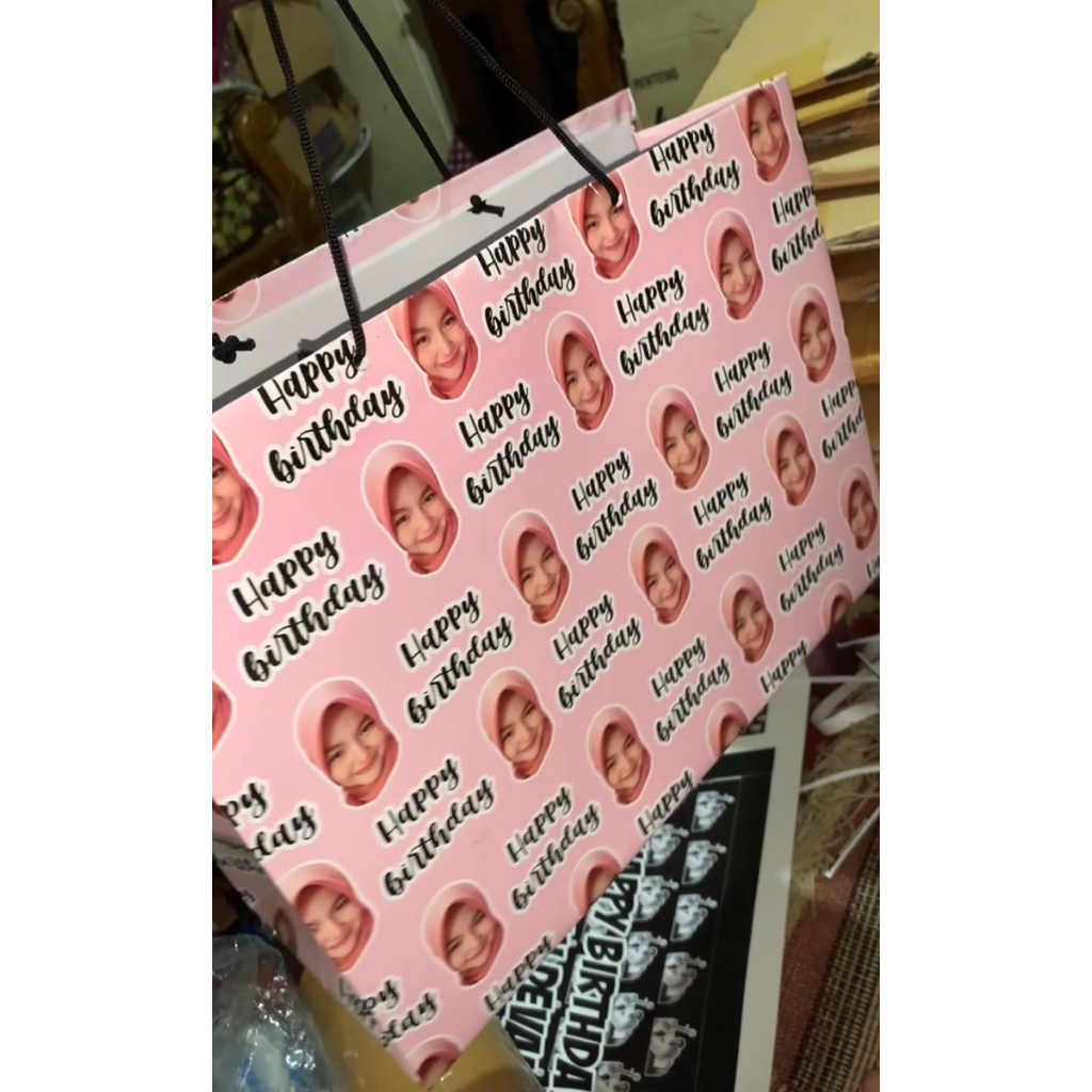 

Tanpa Po Paperbag custom foto muka bahan tebal (bisa sepatu ukuran dideskripsi)