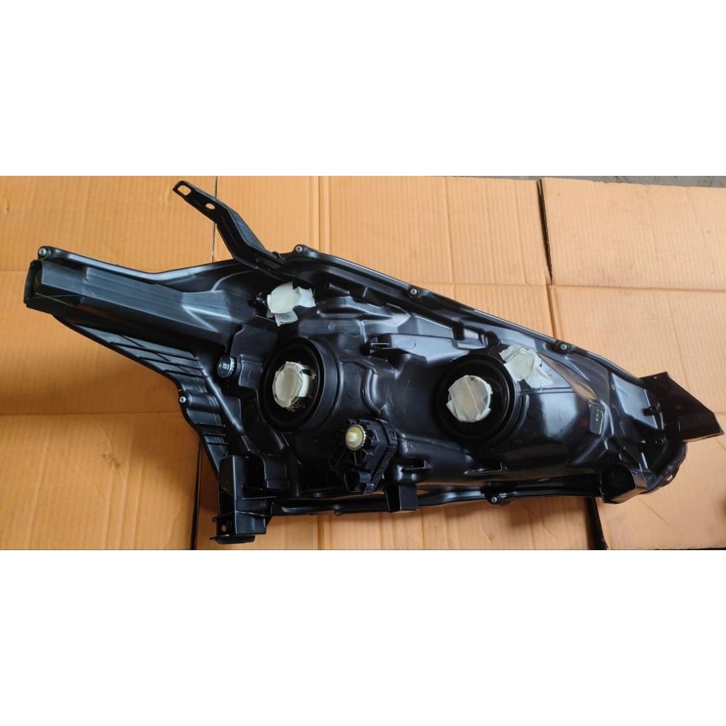 headlamp kiri Sienta tipe g 2016-2019