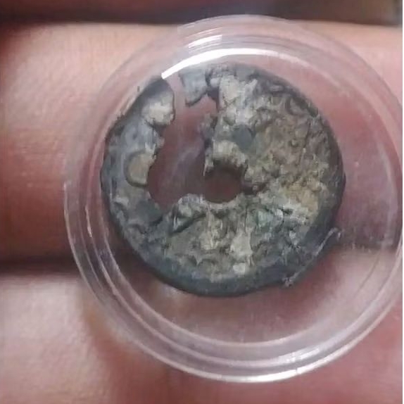 koleksi koin kuno timah pitje VOC AO 1744