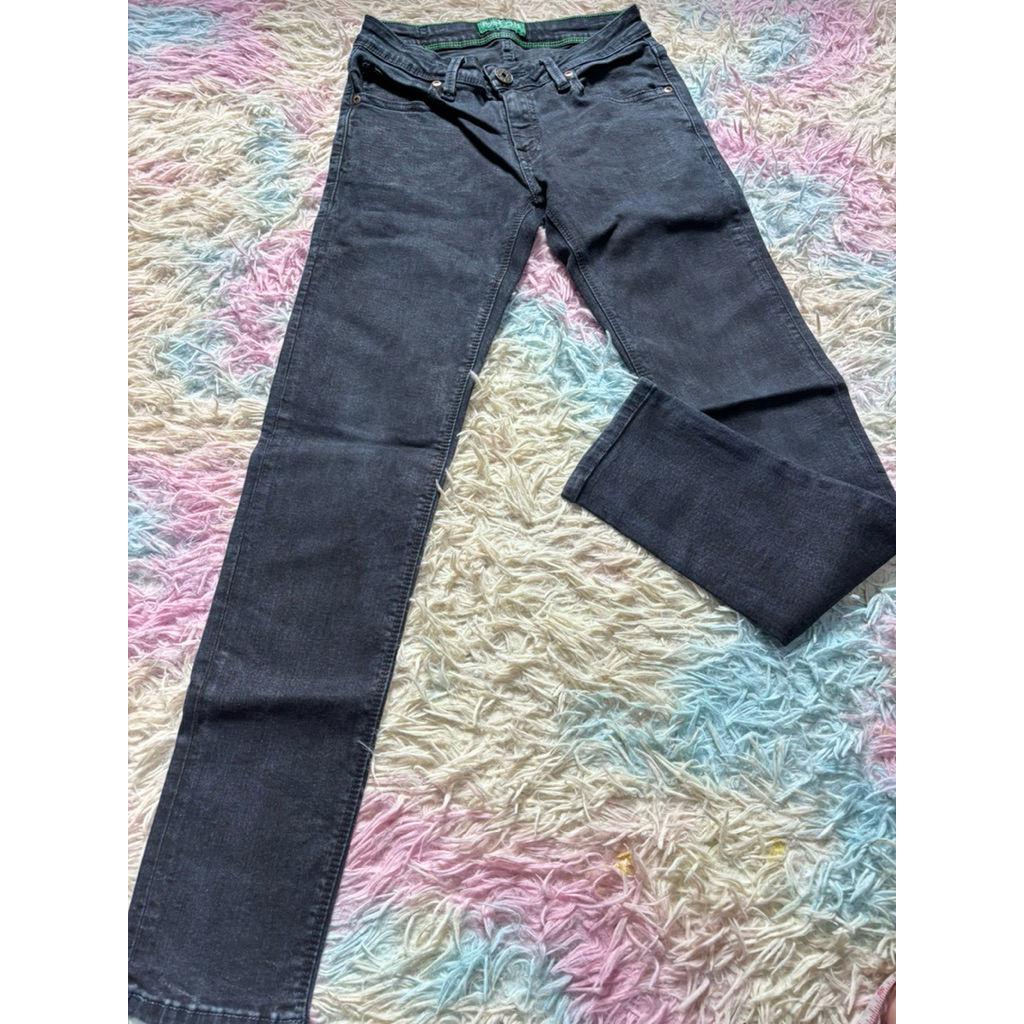 celana point one hitam