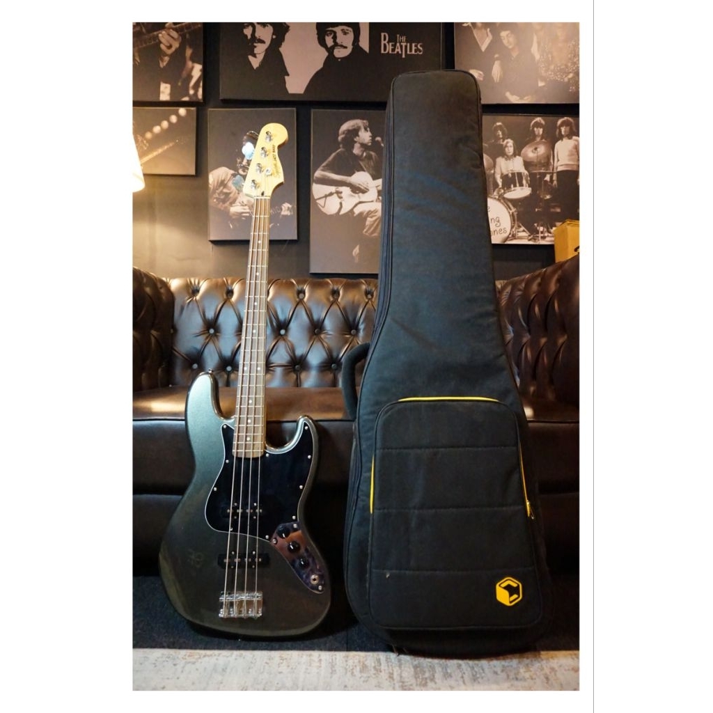 Squier Jazz Bass Laurel bonus banyak