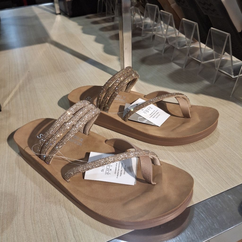 St yves sandal wedges hak rata 2cm wanita aksesoris bling2 ringan bangets ori size 36-40