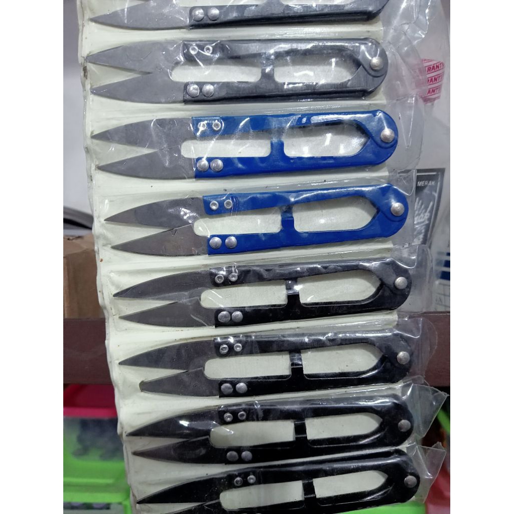 

gunting benang/gunting dlcekris besar dan kecil