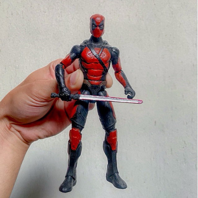 figure wolverine logan deadpool beast x men toybiz marvel legends