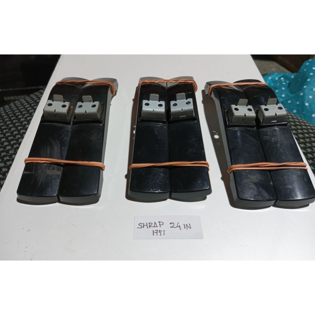 stan kaki tv LED Sharp 24 in