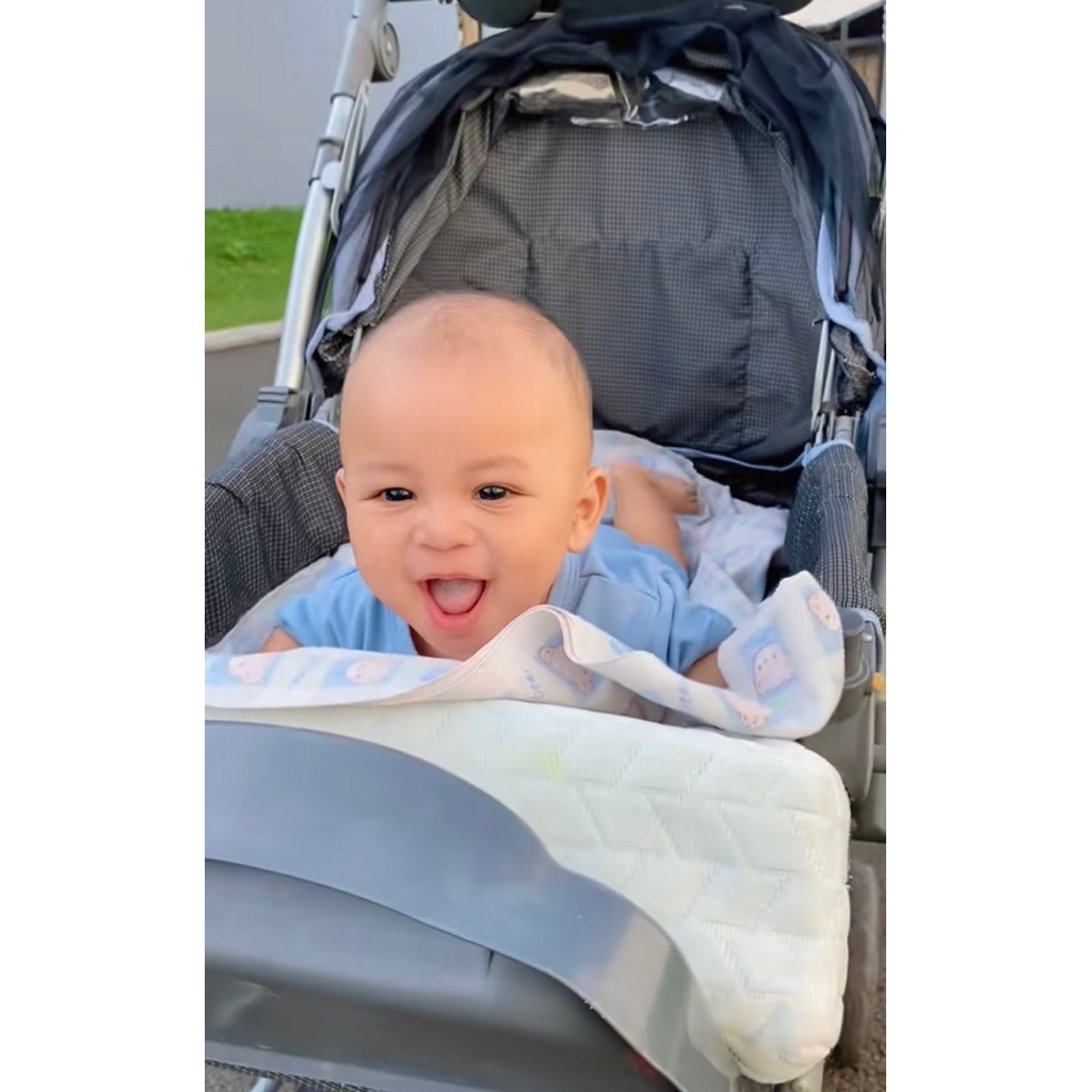 Preloved BabyDoes Stroller Baby