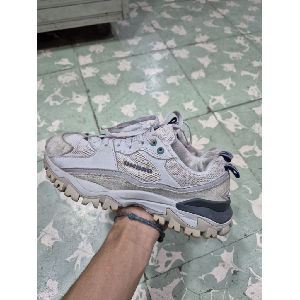 Sepatu Umbro Original(37)