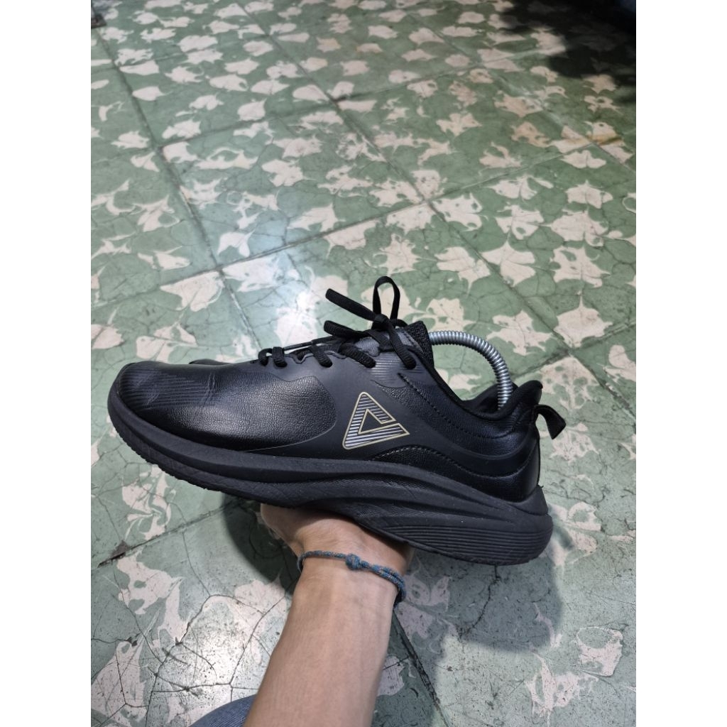 Sepatu Anta Black Running(41)