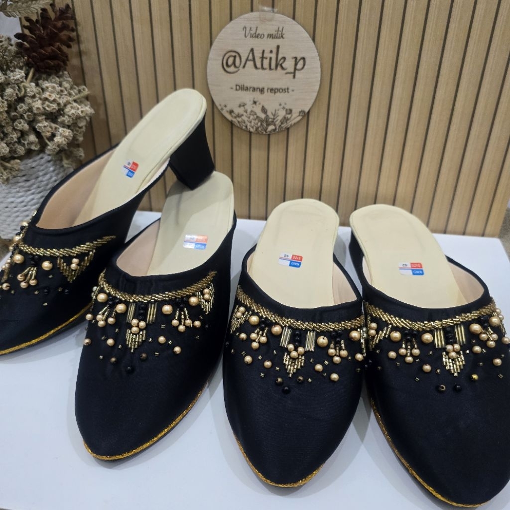 [ Harga satuan] selop pengantin adat jawa hitam payet gold