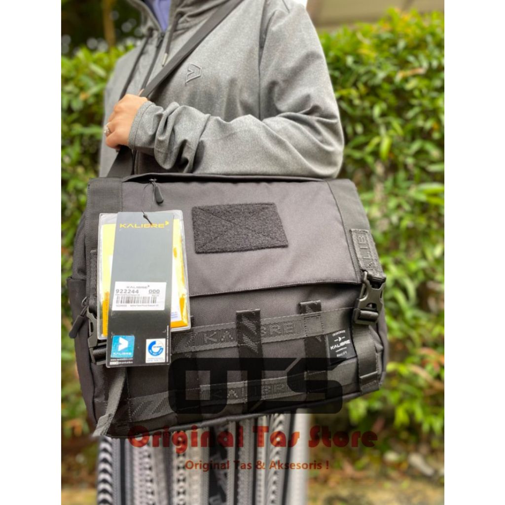 Tas Selempang Pria Kalibre Wesport 03 Hitam 922244000 tas laptop berkapasitas 12 liter