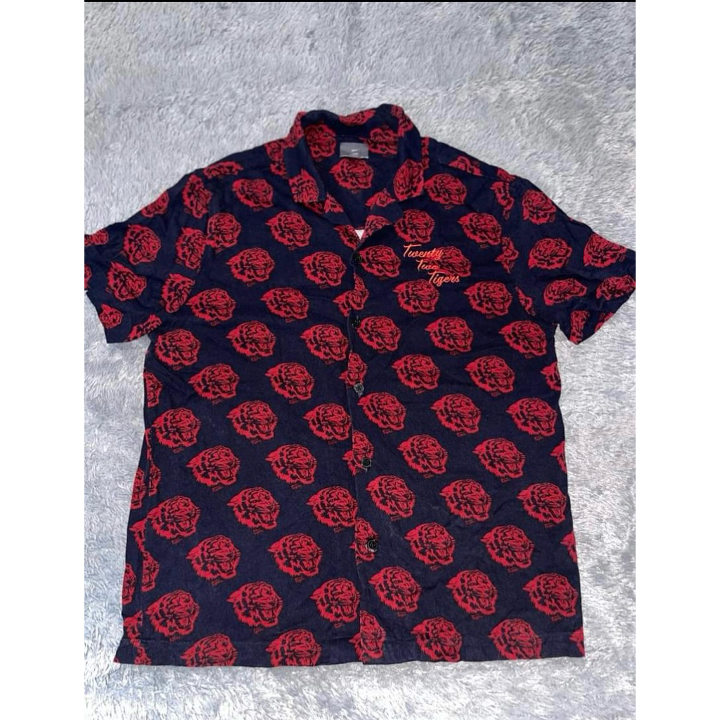 TWENTY TWO TIGER H&M (PRELOVED)-SIZE L