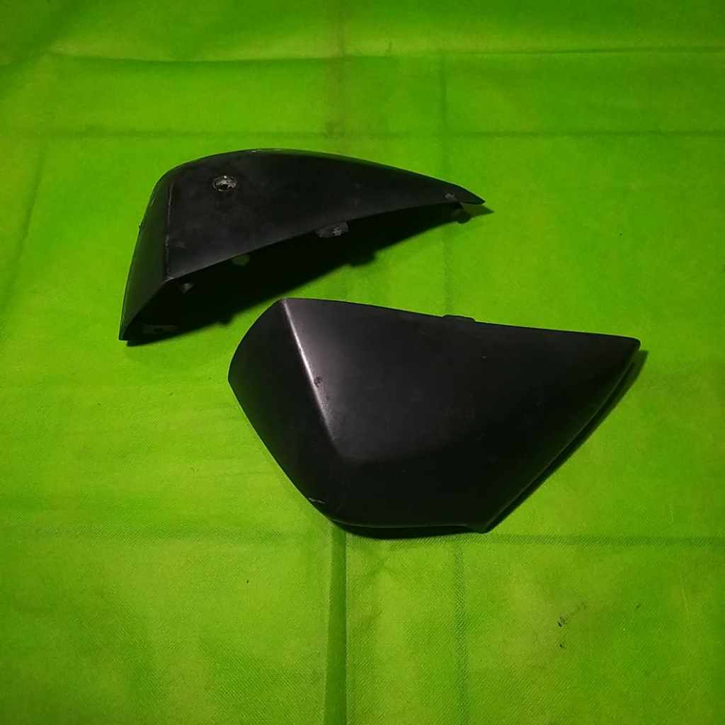 Kantong laci dasbor rack legshield kanan kiri suzuki skydrive 125 original copotan