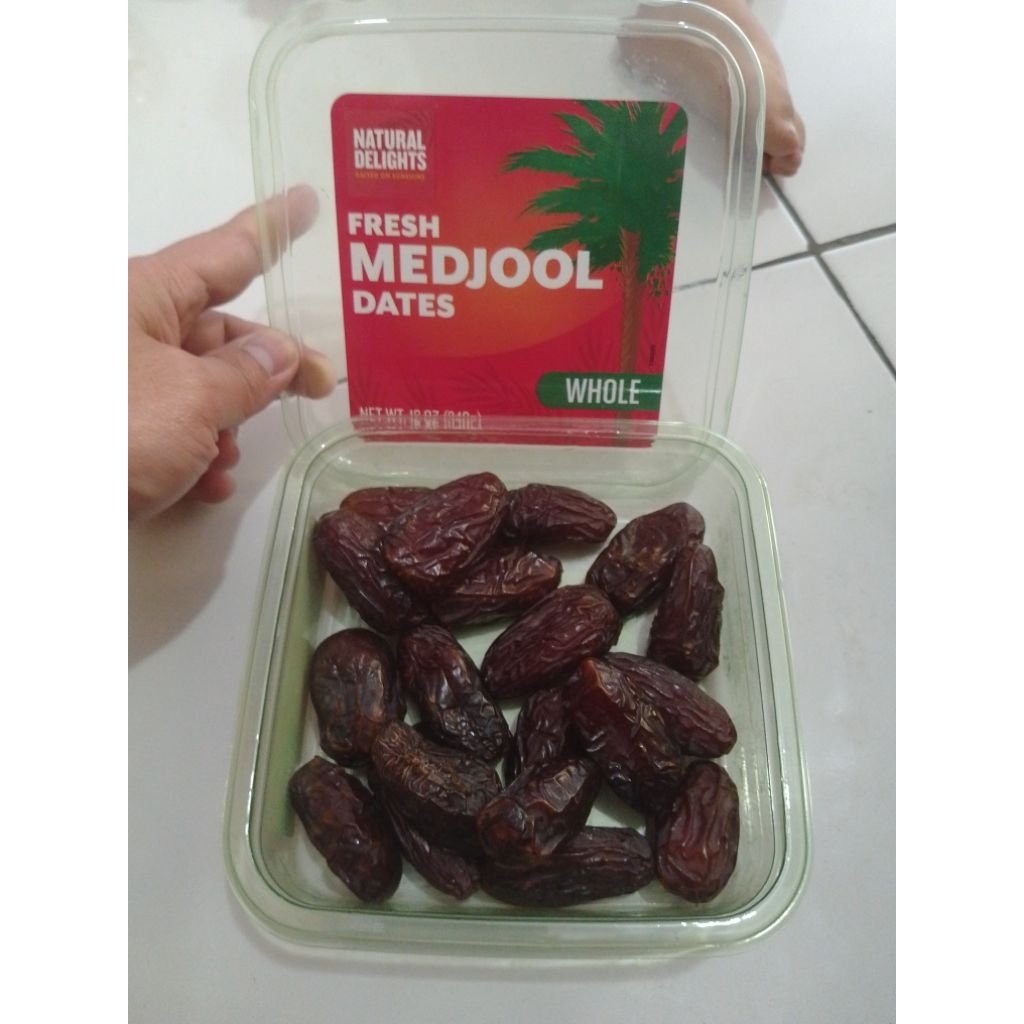 

Kurma MEDJOOL FRESH DATES 340 gr WHOLE Natural Delights