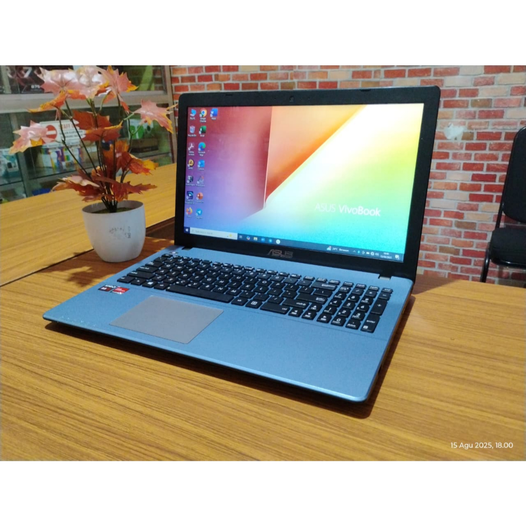 LAPTOP ASUS X550 AMD A8-5550M 8GB SSD 128GB HDD 500GB