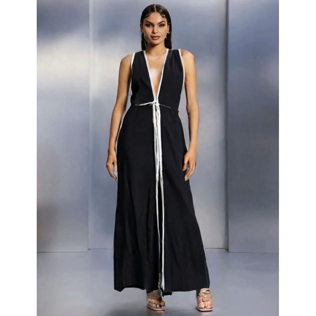 Outer Dress Panjang Tanpa Lengan – Hitam List Putih (AC 126)