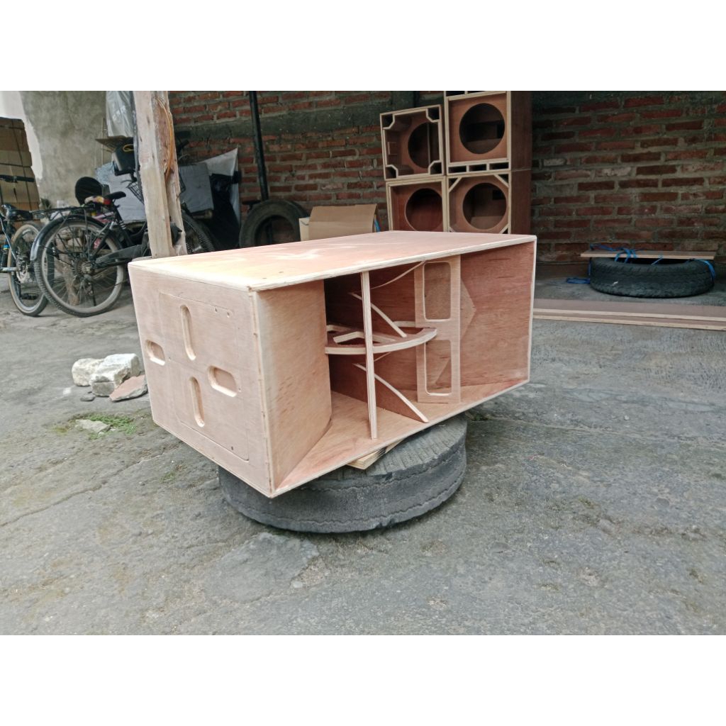 BOX SPEAKER 10 INCHI MODEL CLA DOUBLE