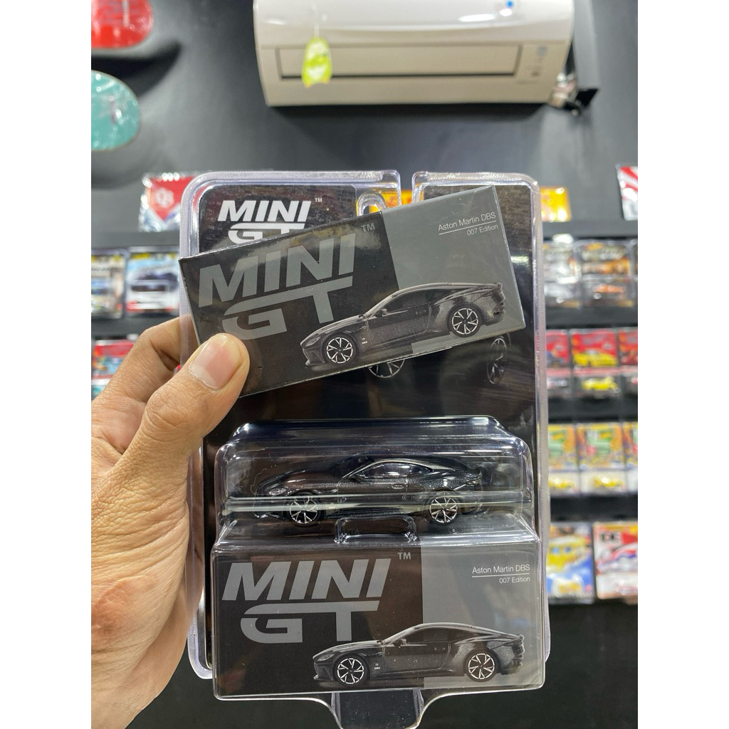 Mini GT Aston Martin DBS