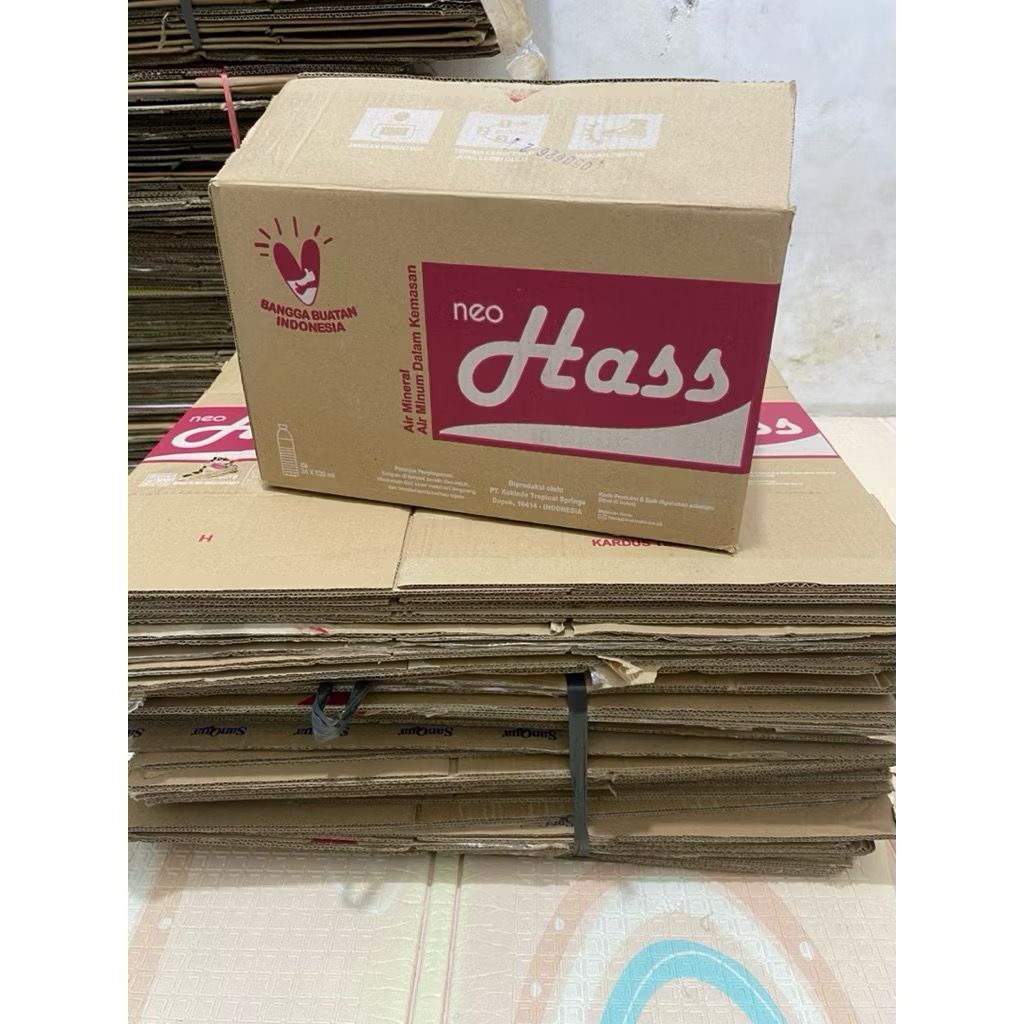 

Kardus Bekas Packing Tambahan Dus Karton Buat Orderan / Dus Bekas Air Mineral kondisi masih ok