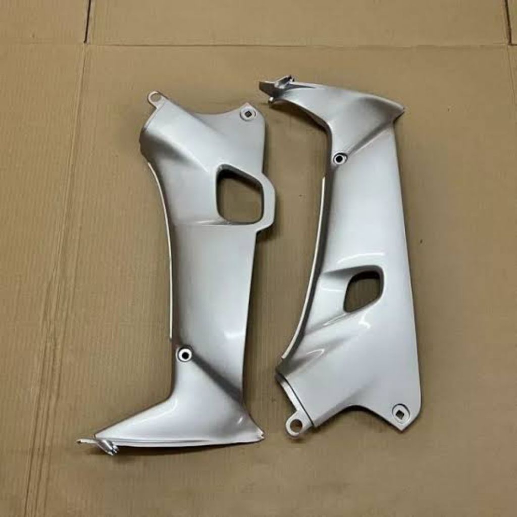 Sayap Luar dalam Supra fit /Supra x lama Silver Cover sayap Supra fit lama Silver