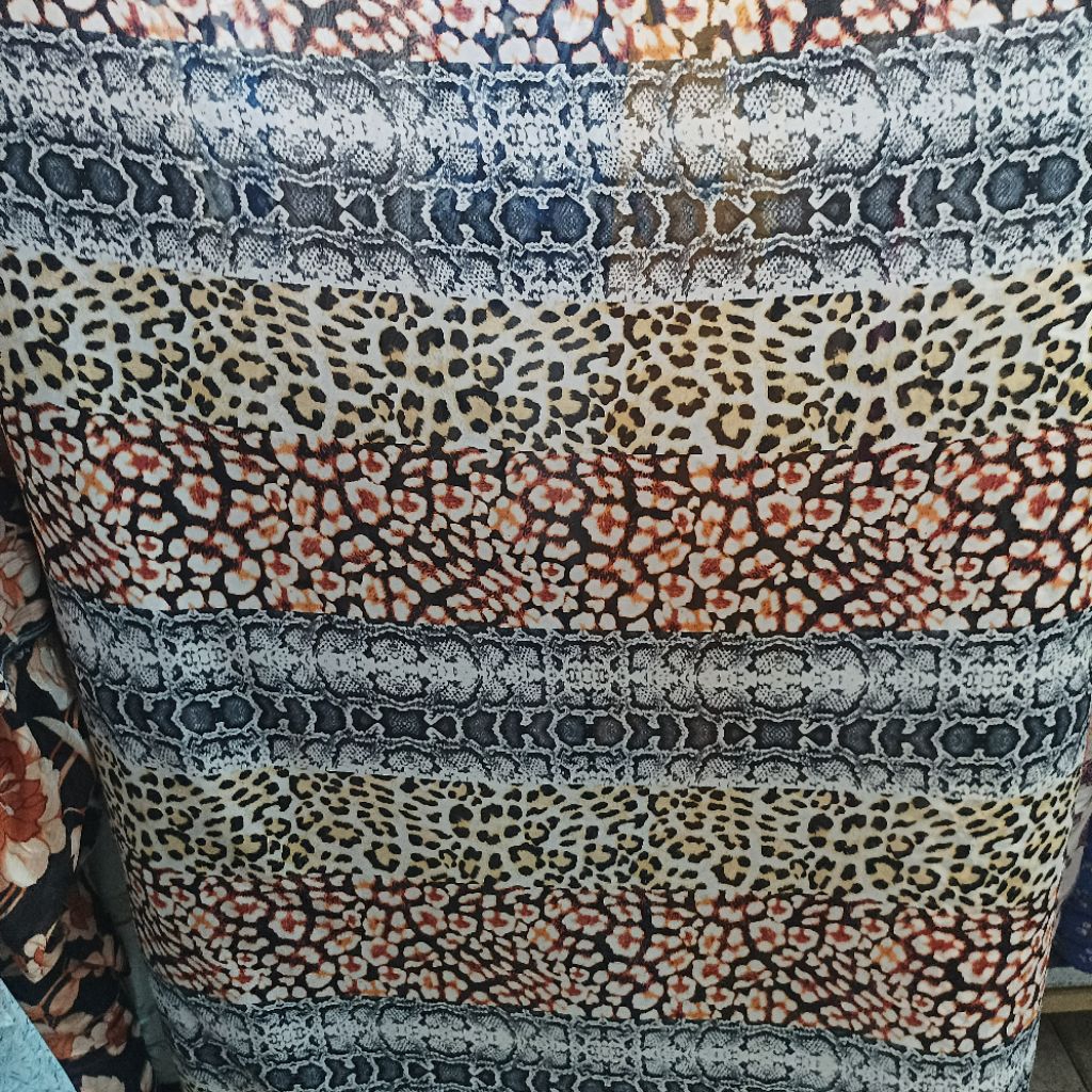 Kain Sifon Motif Macan Loreng – Bahan Dress, Outer, Gamis (Harga Kain Per½ Meter)