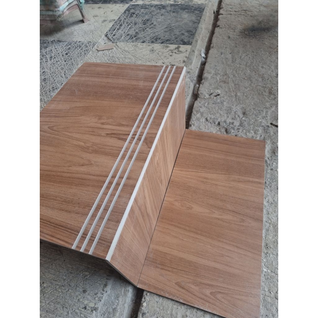 granit tangga 60×30 60×20 1set tangga motif kayu