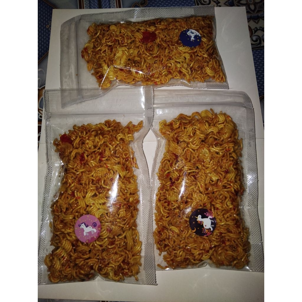 

Mie Kremes bumbu pedas