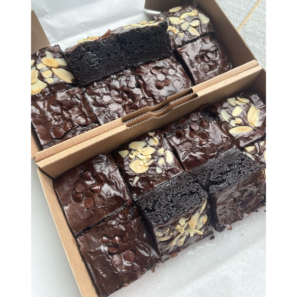 

Fudgy brownies chocolate premium 8 sekat uk 20x10