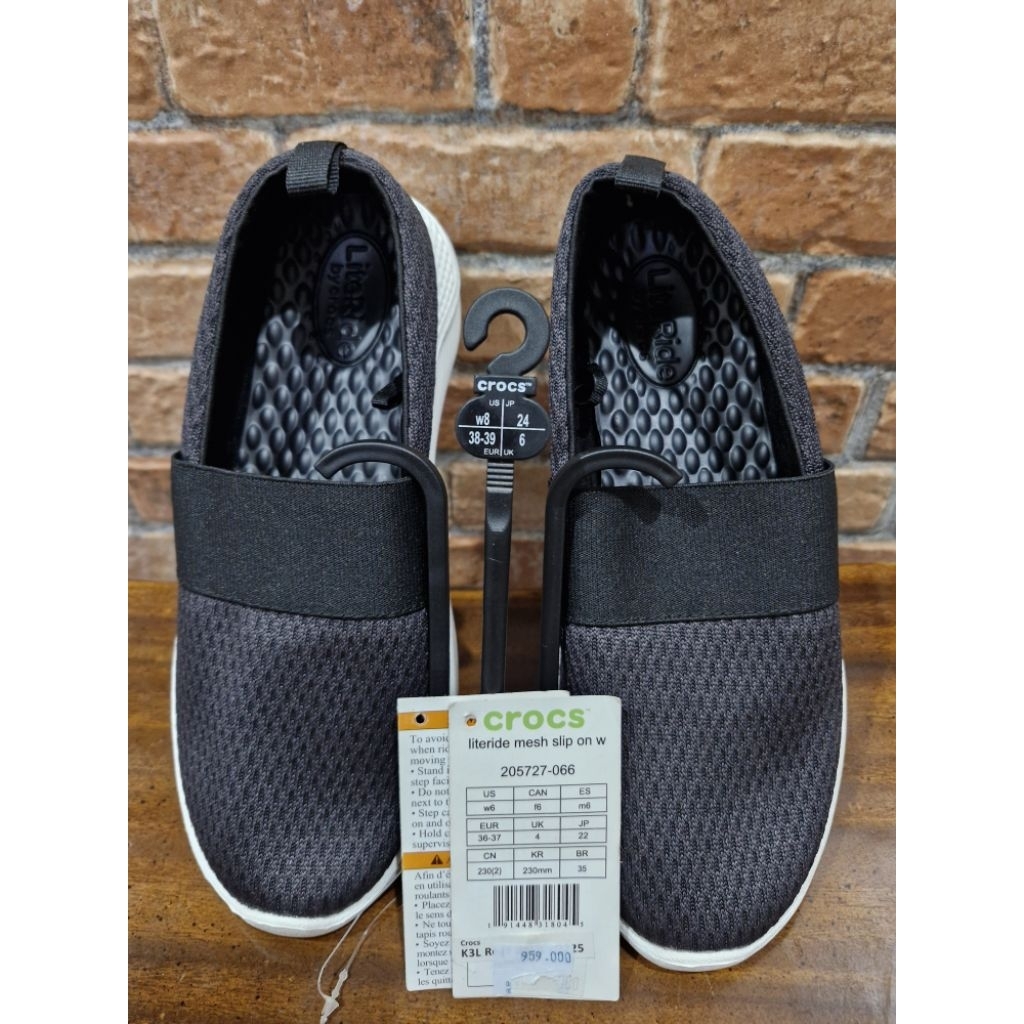 Sepatu Crocs ASLI belum pernah dipakai