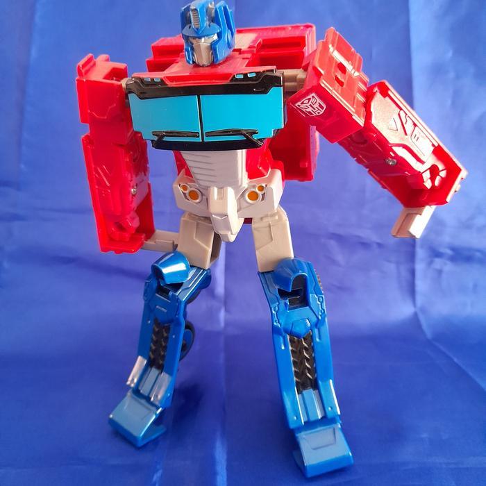 HASBRO Transformers Authentics Optimus Prime