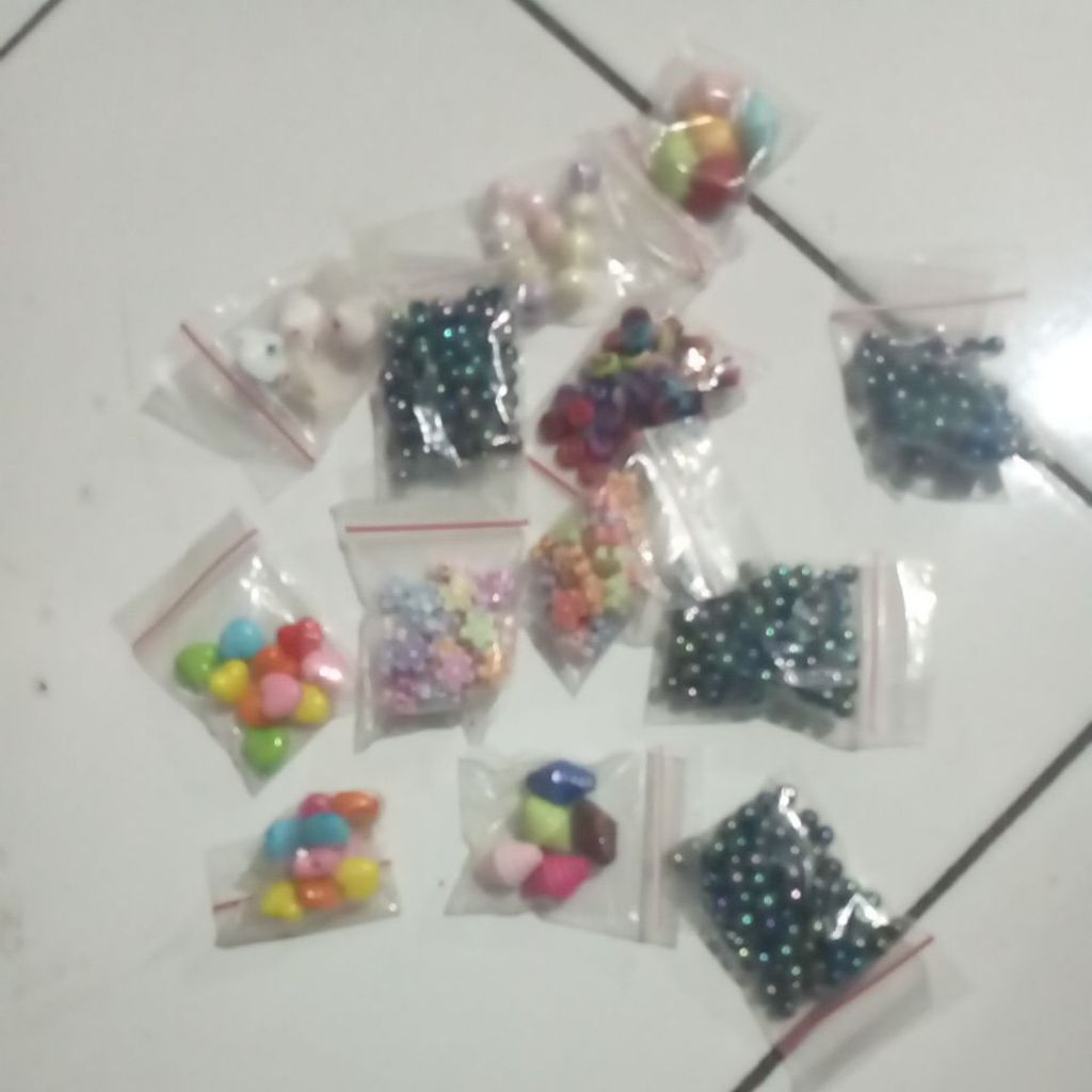 manik-manik atau variasi baju