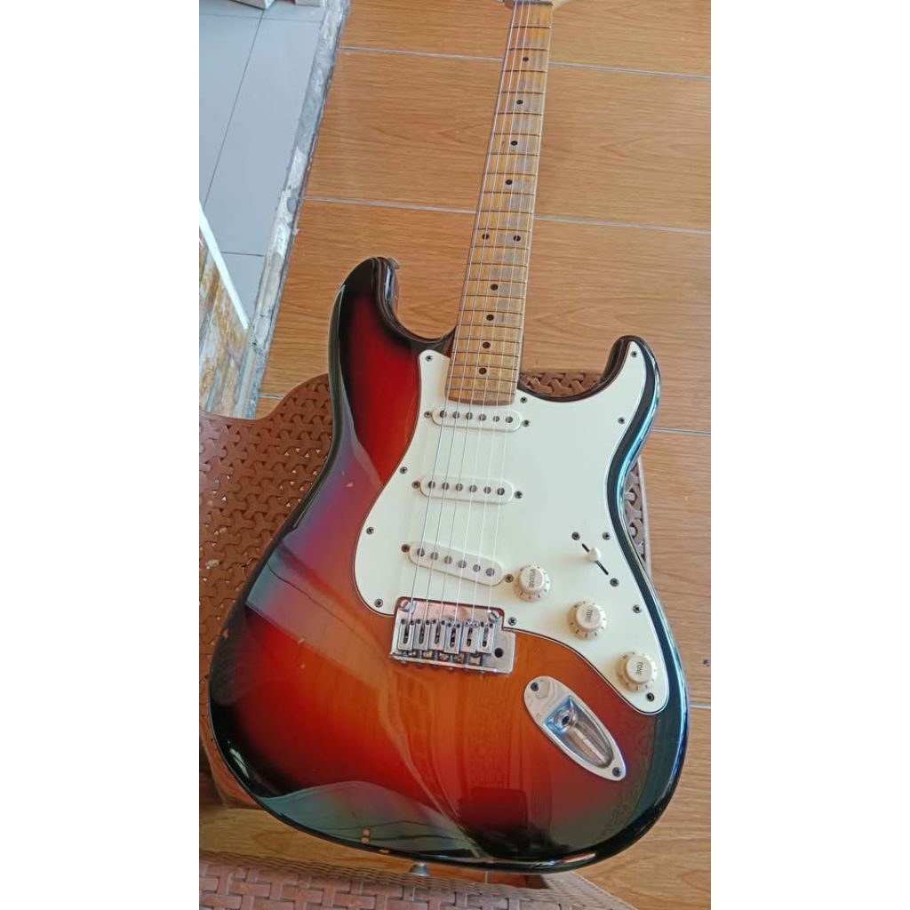 Squier Stratocaster Standard Made in China Body Alder