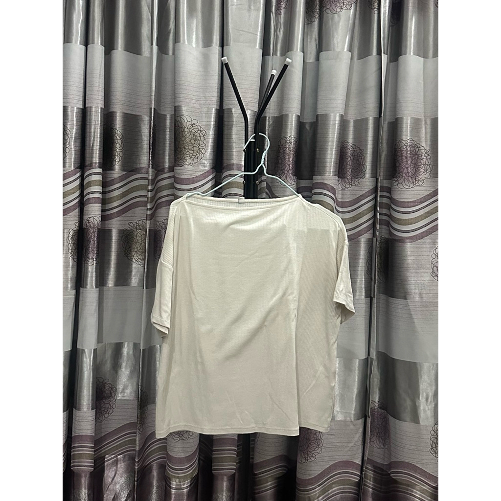 [Preloved] Kaos Top Knit Uniqlo Big Size Oversize