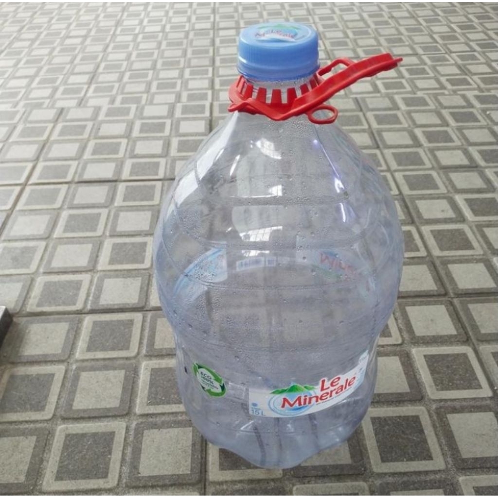 

Galon le mineralle bekas 15L