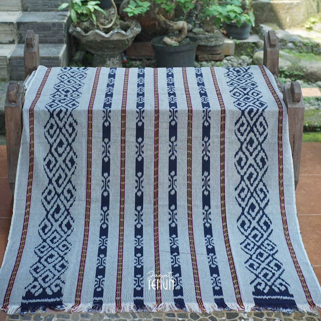 Kain Tenun Ikat Blanket Motif Toraja - Kain Tenun Troso Premium Tebal Warna Abu-Abu