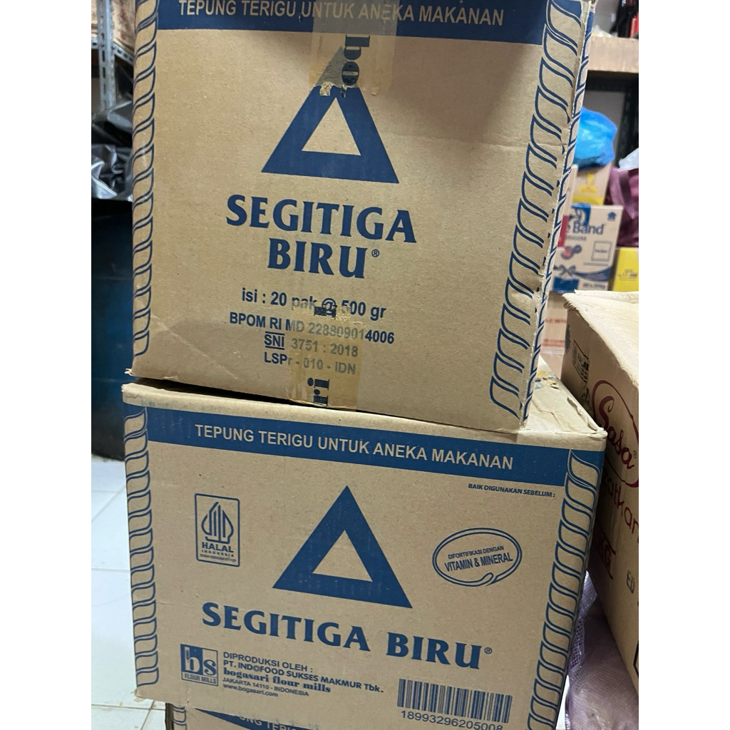 

Tepung Segitiga Kemasan 500 gram 1 Dus Isi 20 biji