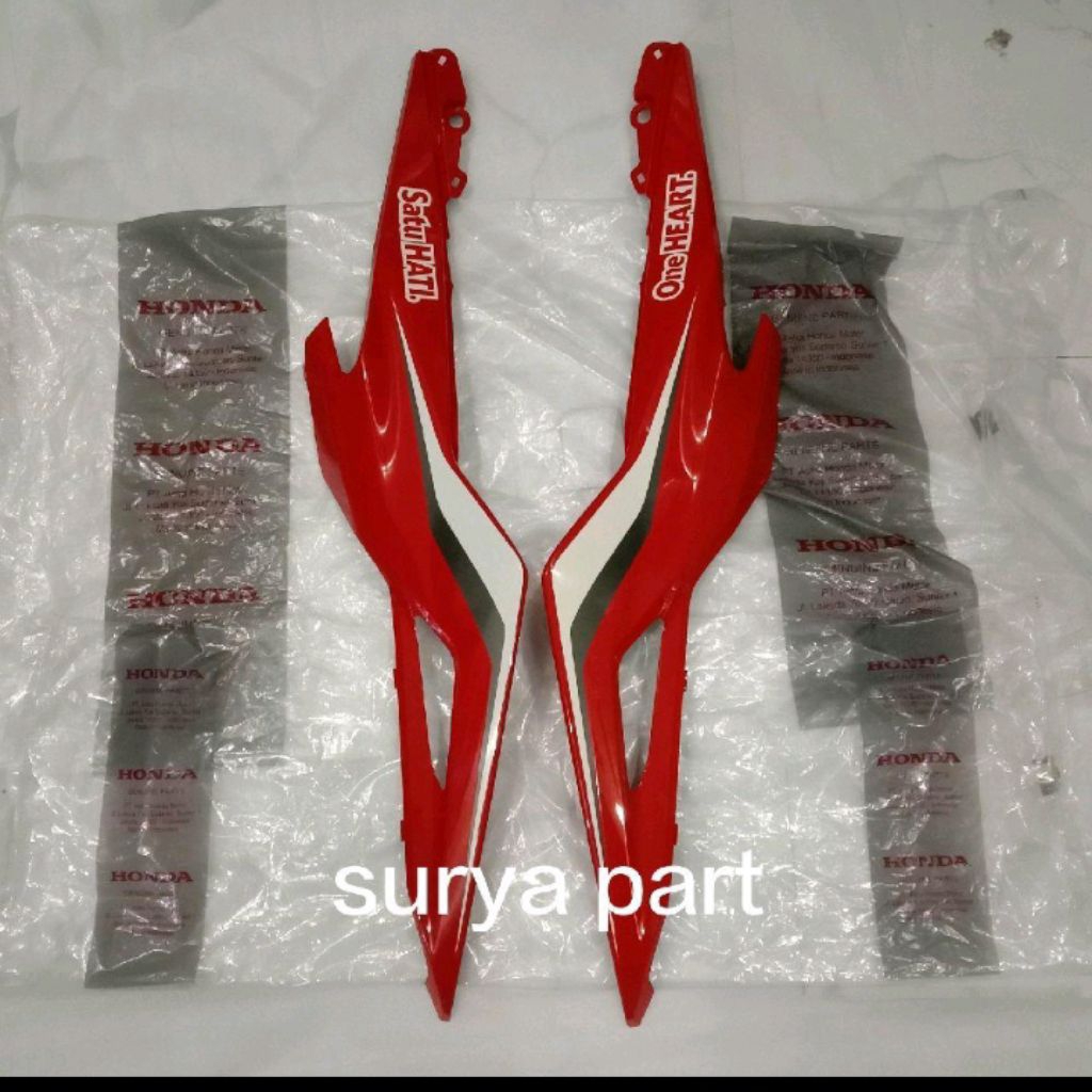 cover body belakang set kanan kiri CBR150 CBR150R K45G 2016 2017 2018 mera original