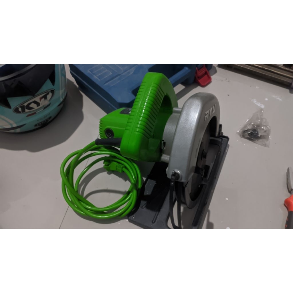 circular saw Ryu 7 in second sangat mulus 98%