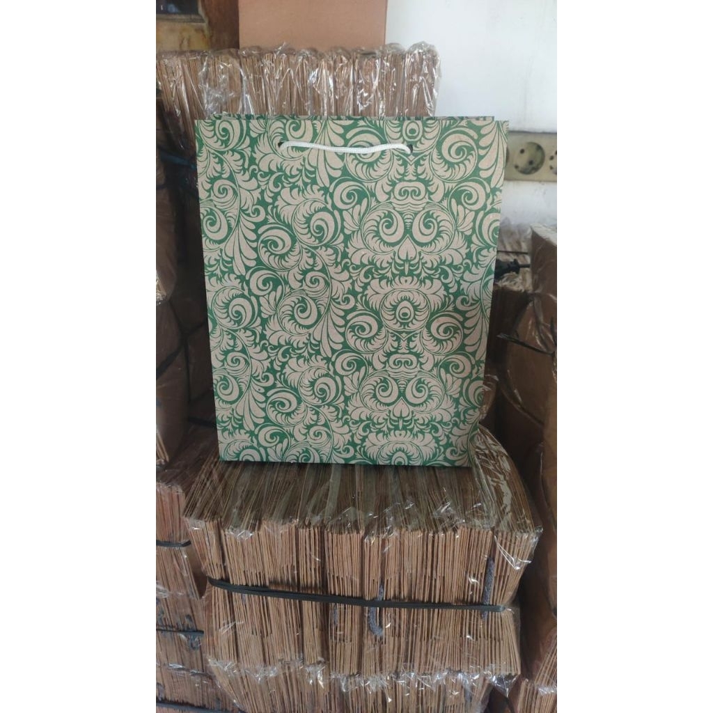 

paperbag/25*20*12/tas batik/tas sovenir/12 PCS/R7