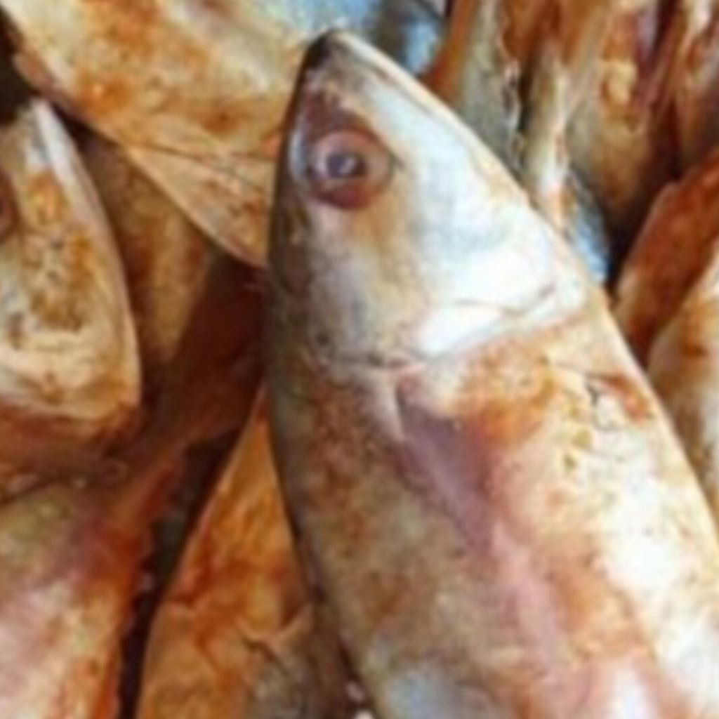 

Ikan asin PEDA MERAH, segar berkualitas, terbuat dari ikan Kembung pilihan, ukuran sedang isi 3-4 Ekor, Enak Gurih Raos Pisan.