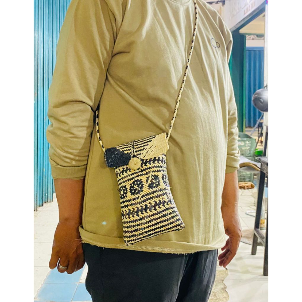 tas selempang khas kalimantan