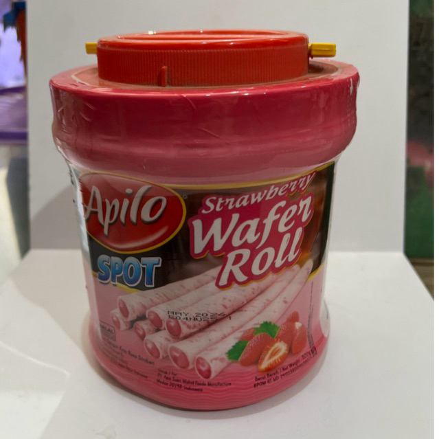 Wafer roll apilo rasa strawberry