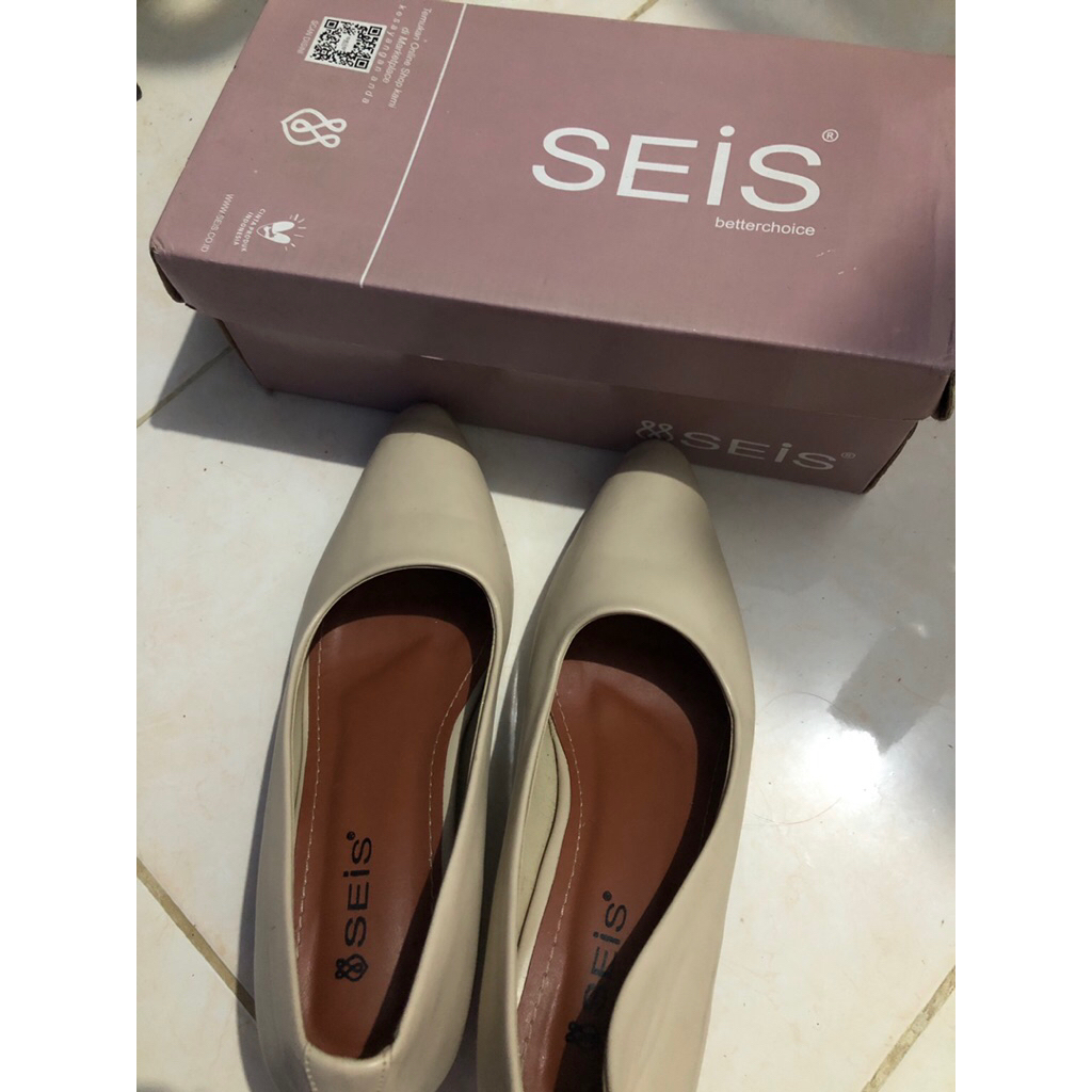 SEPATU WISUDA (PRELOVED)