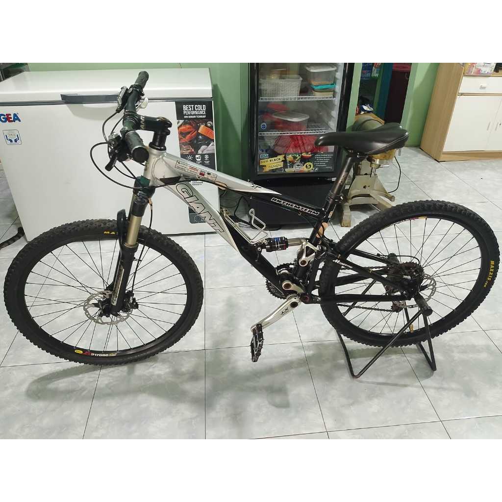 Sepeda MTB Giant Fullsus Second