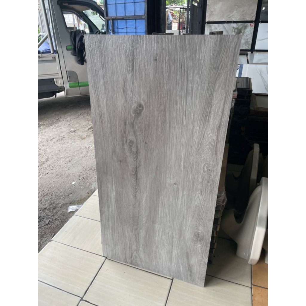 Granit pijakan tangga 30x100 custom ukuran