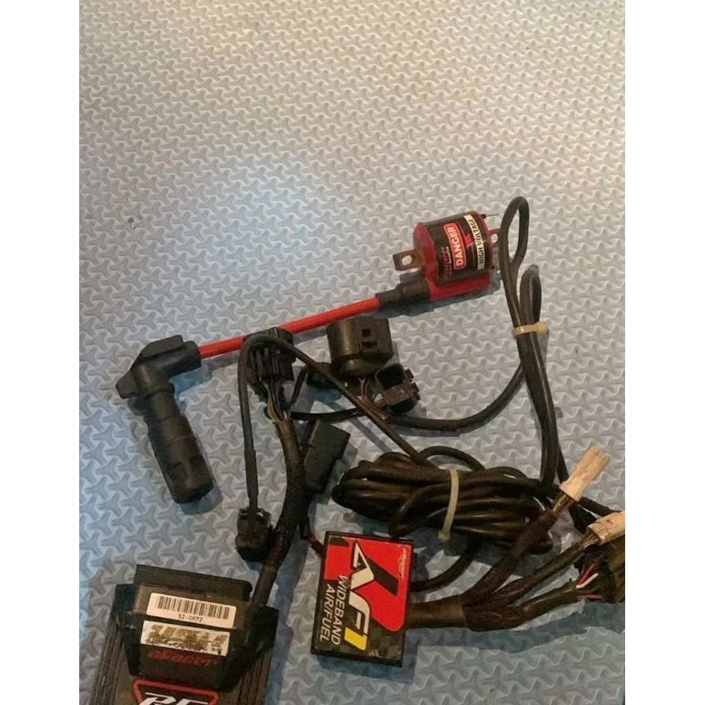 Ecu aracer super 2 vespa iget
Af1 wideband air fuel

Koil aracer