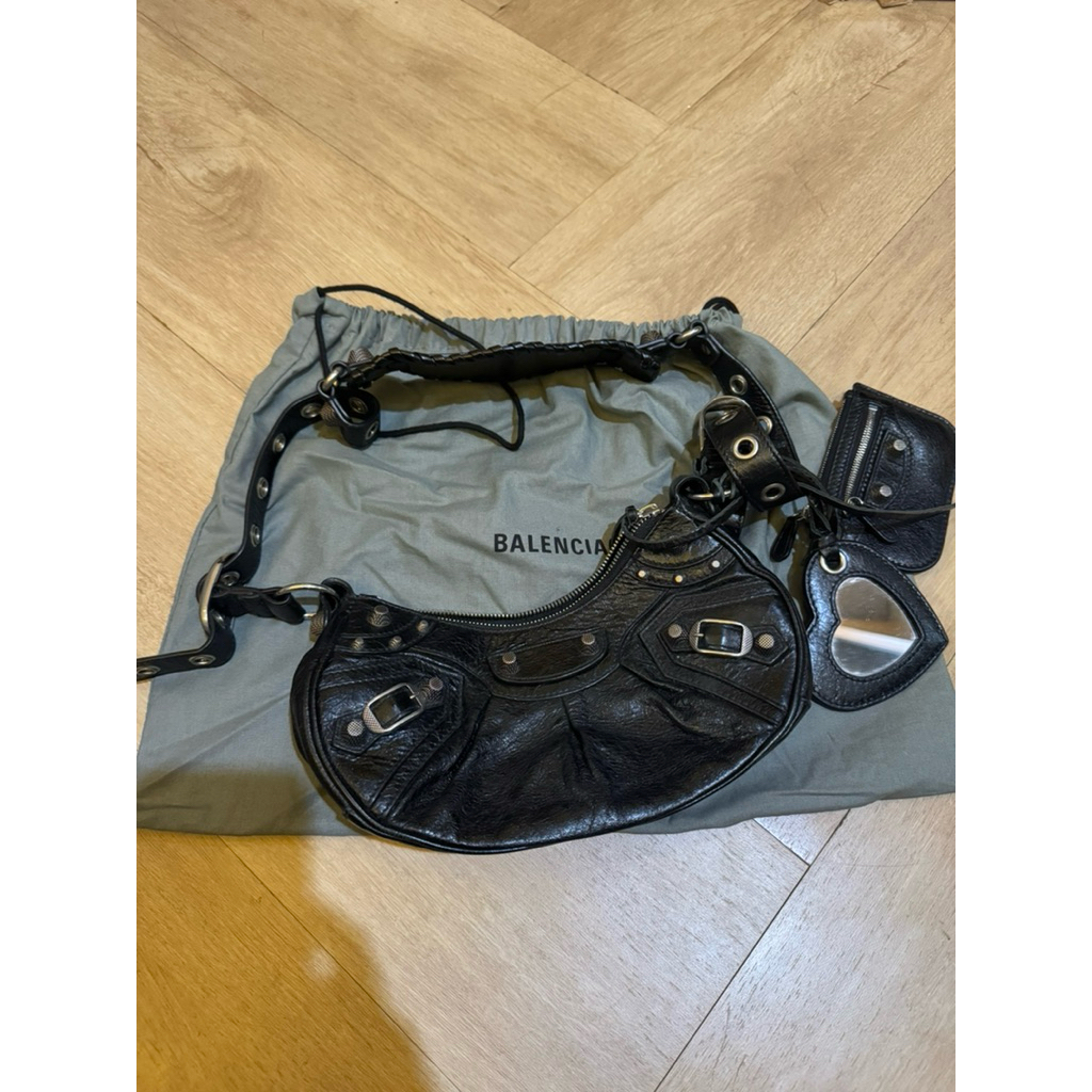 Balenciaga Le Cagole xs preloved