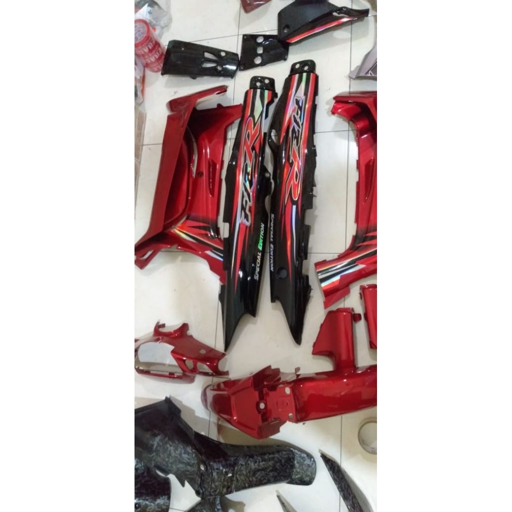 body fullset Yamaha fiz r merah hitam