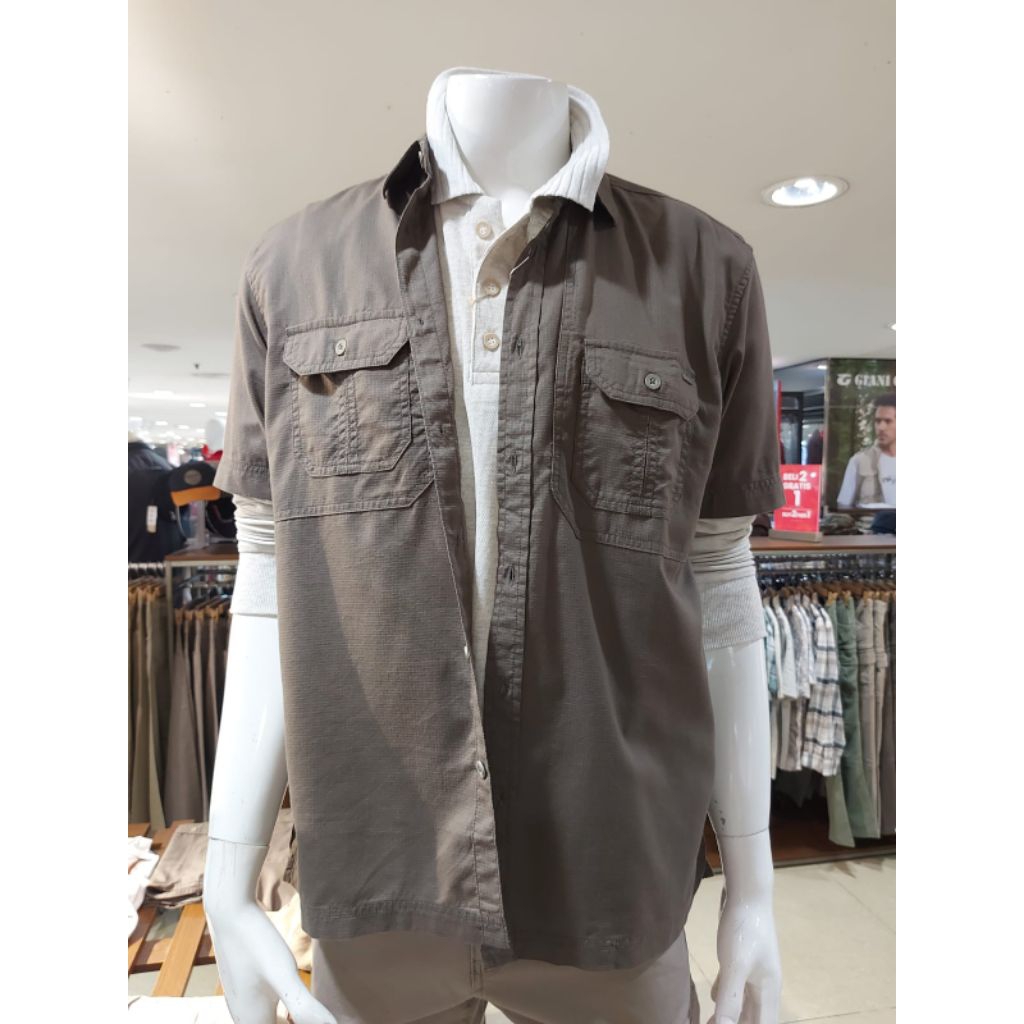 Kemeja pendek watchout